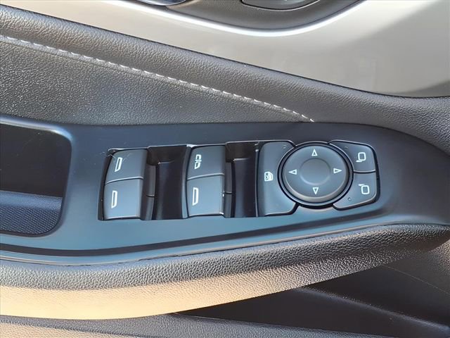 Used 2023 Chevrolet Traverse LT image 20