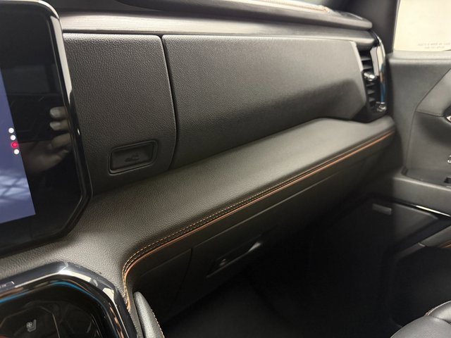 Used 2023 GMC Sierra 1500 AT4 w/ Technology Package image 23