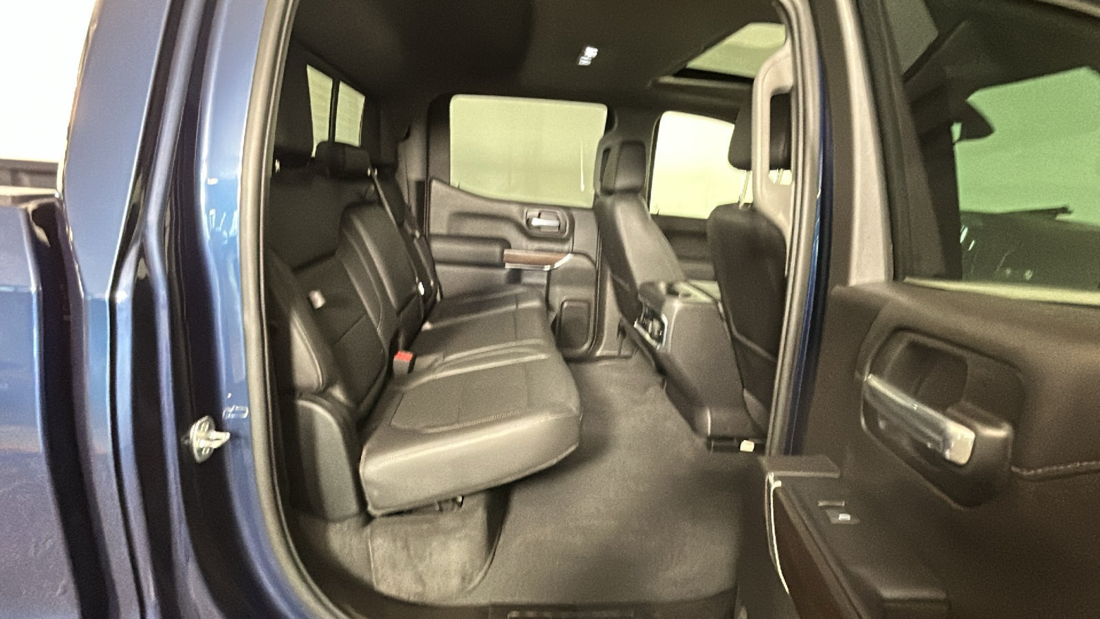 Used 2021 GMC Sierra 1500 SLT w/ SLT Premium Plus Package AWD/4WD image 35
