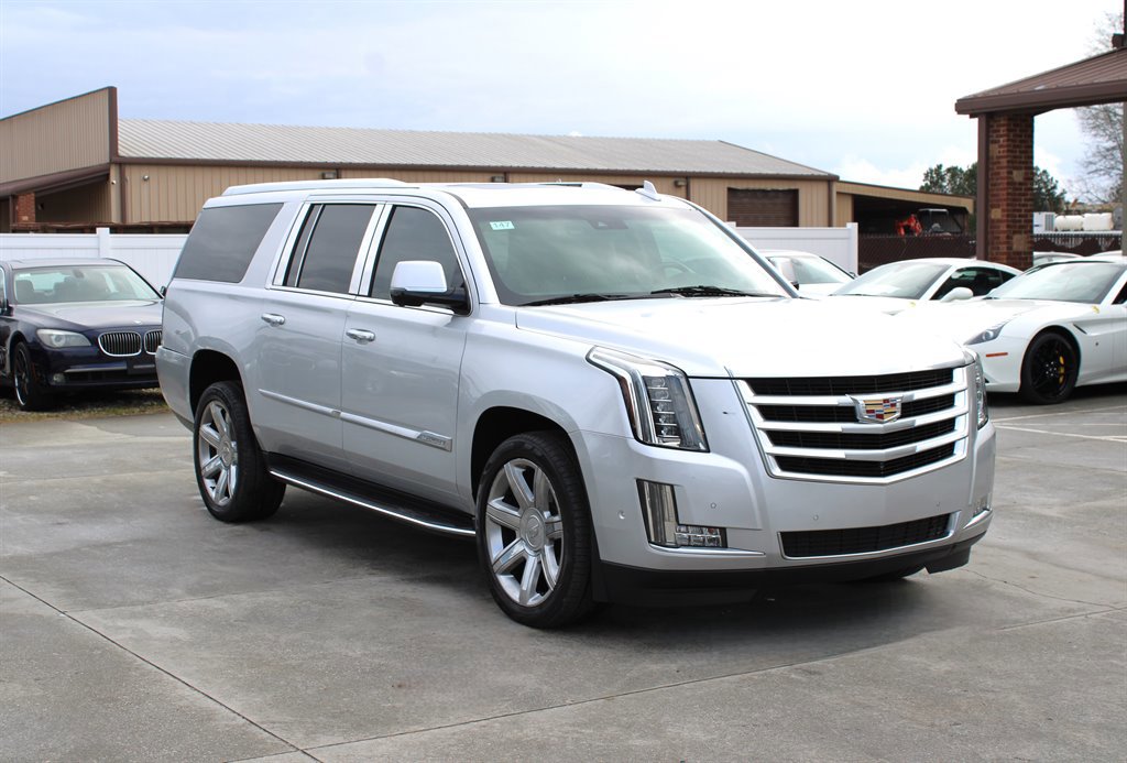 Used 2017 Cadillac Escalade ESV Luxury image 9