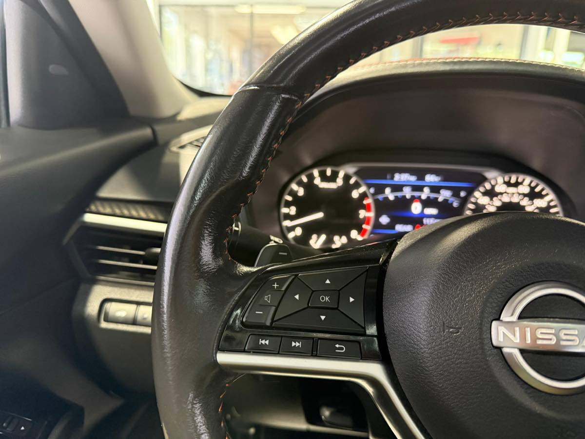 Used 2023 Nissan Altima 2.5 SR w/ SR Premium Package FWD image 10