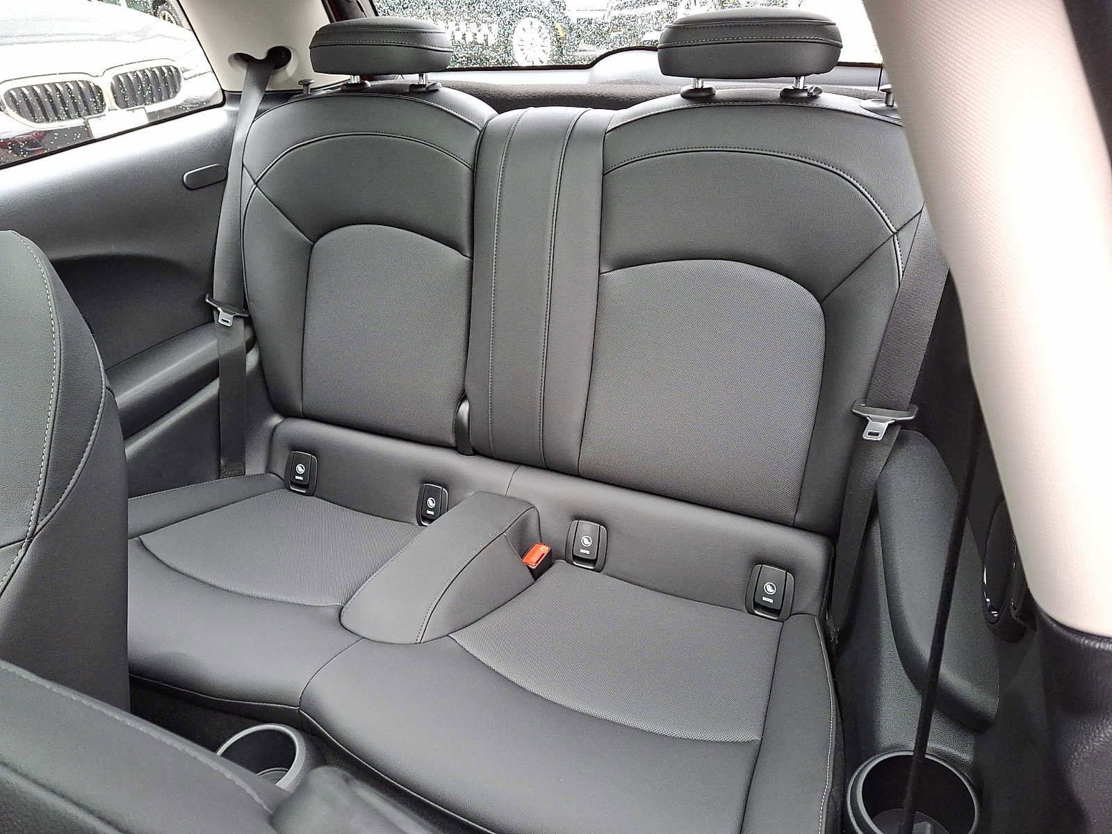 Certified 2024 MINI Cooper SE image 9