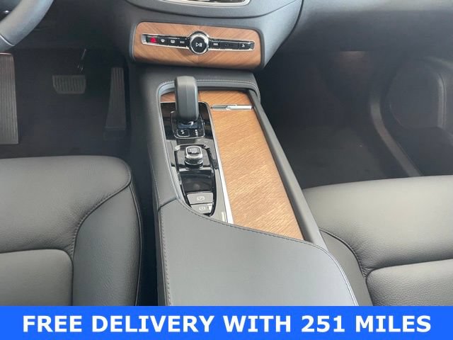 New 2024 Volvo XC90 B6 Plus w/ Protection Package AWD/4WD image 23
