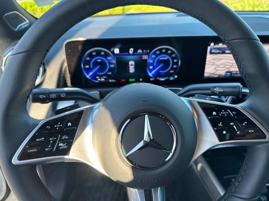 Certified 2025 Mercedes-Benz EQB 300 4MATIC image 24