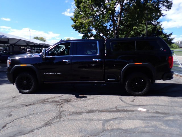 Used 2023 GMC Sierra 2500 Denali w/ Denali Black Diamond Edition AWD/4WD image 2