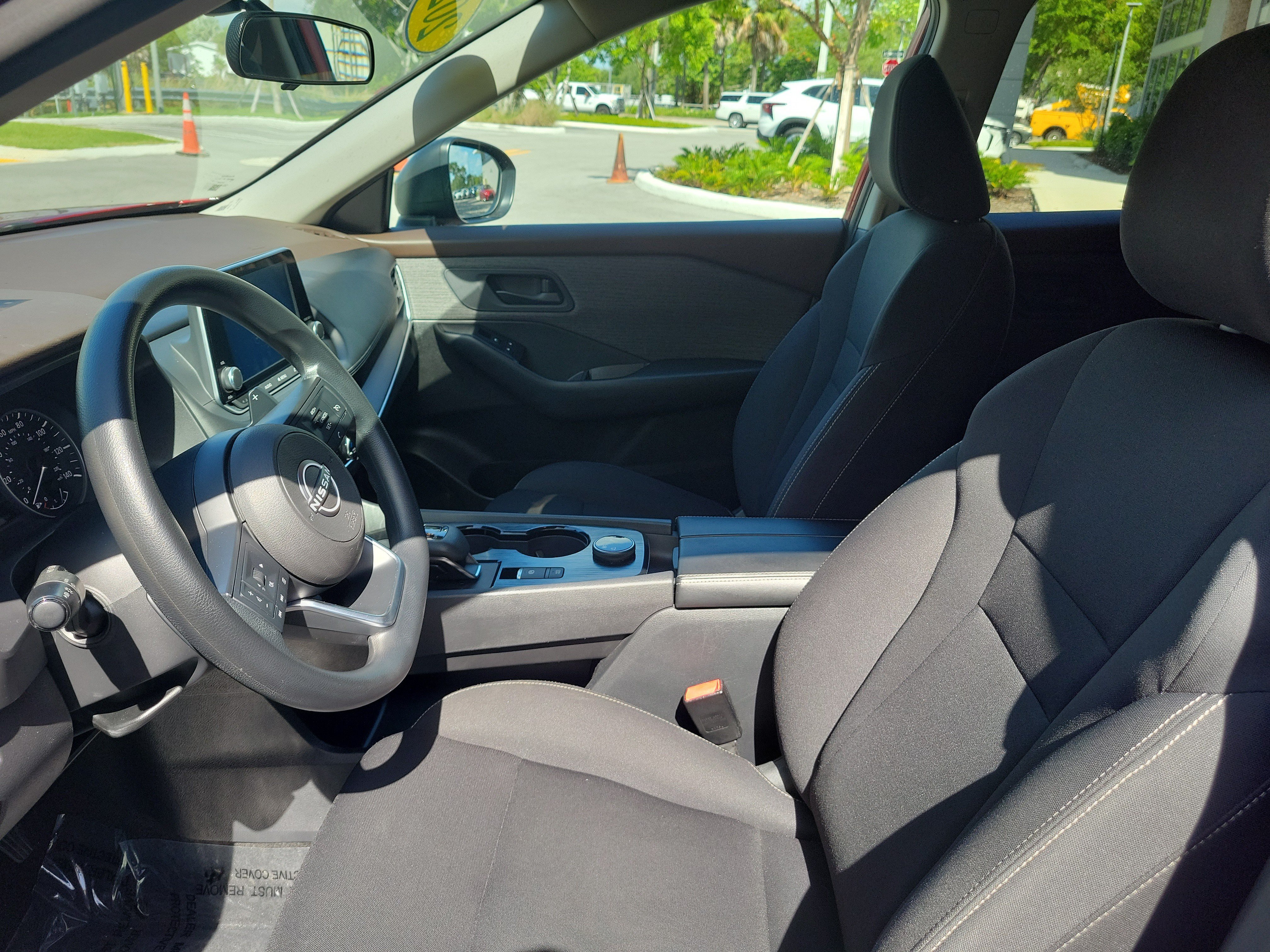 Used 2023 Nissan Rogue S AWD/4WD image 20