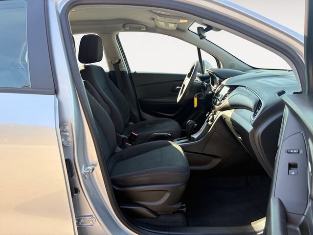 Used 2017 Chevrolet Trax LS FWD image 15