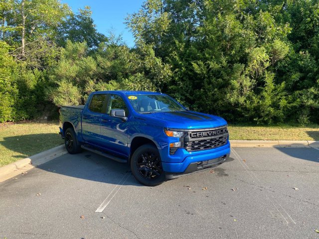 Used 2023 Chevrolet Silverado 1500 Custom w/ Rally Edition AWD/4WD image 1