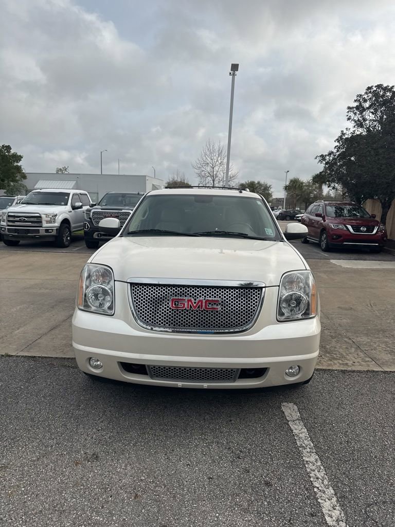 Used 2013 GMC Yukon Denali image 2