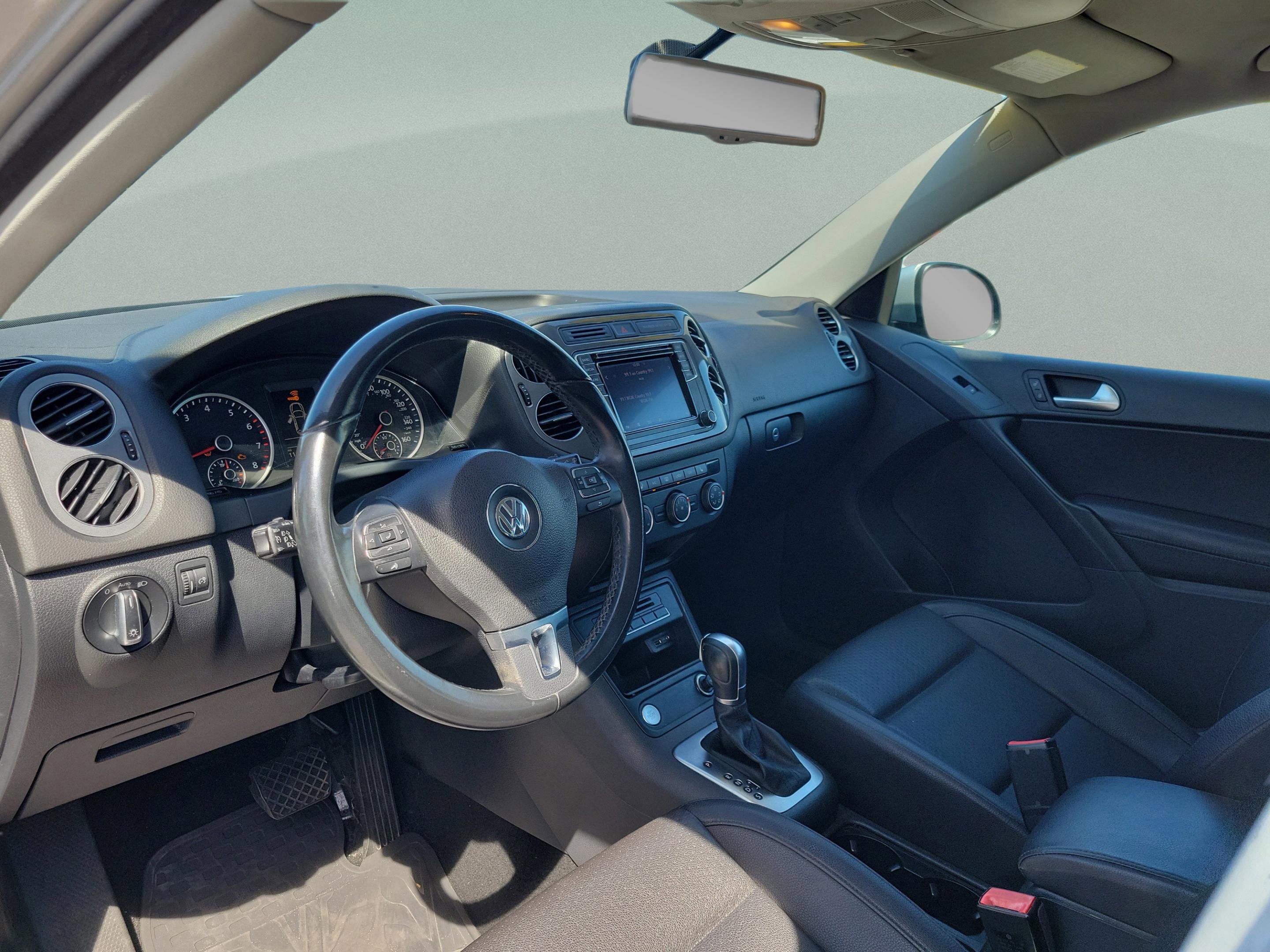 Used 2017 Volkswagen Tiguan S image 7