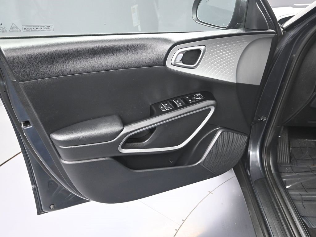 Certified 2024 Kia Soul LX w/ Option Group 015 image 9