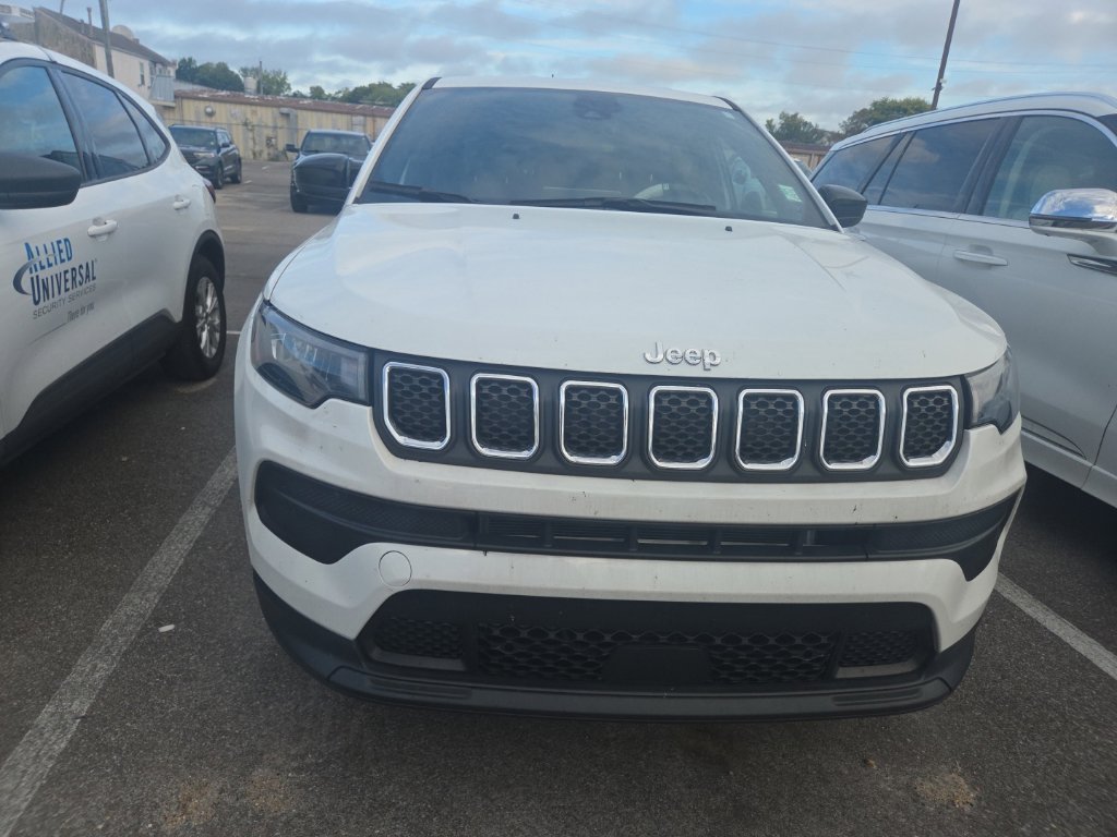 Used 2023 Jeep Compass Sport AWD/4WD image 4