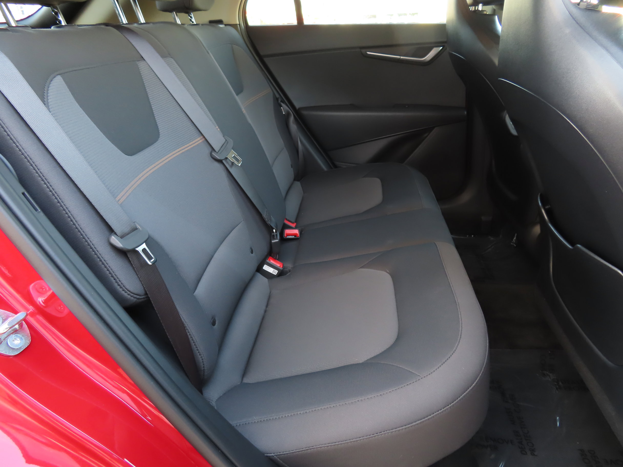 Used 2025 Kia Niro LX image 15
