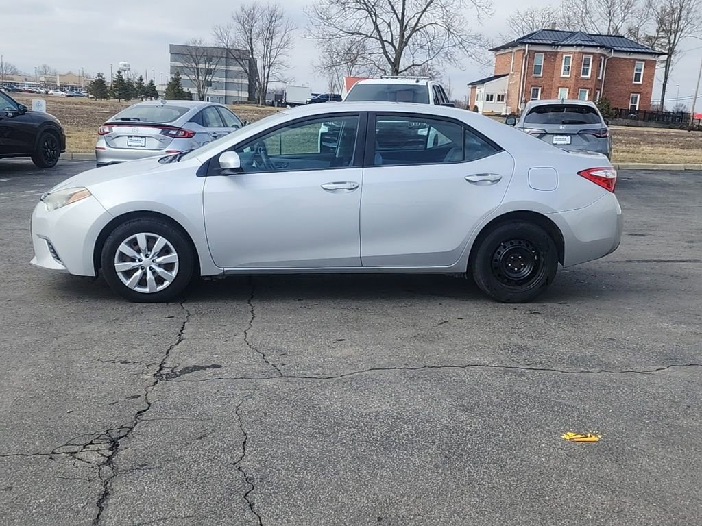 Used 2015 Toyota Corolla LE image 4