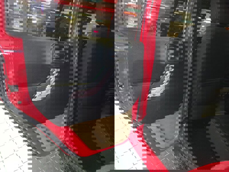 Used 2014 Jeep Wrangler Unlimited Sahara w/ Connectivity Group image 10