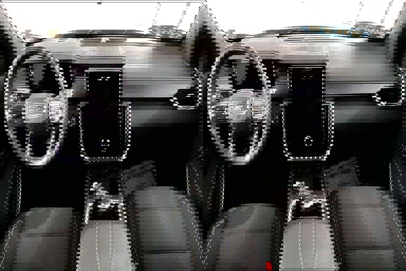 Used 2025 GMC Acadia Elevation image 7