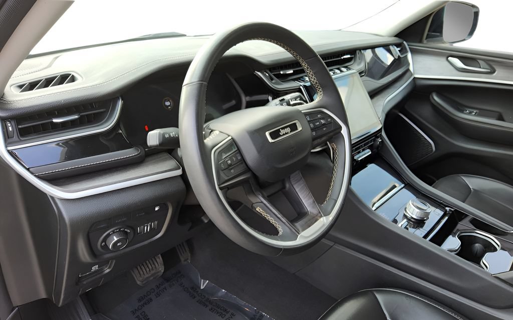Used 2023 Jeep Grand Cherokee 4WD 4xe image 18