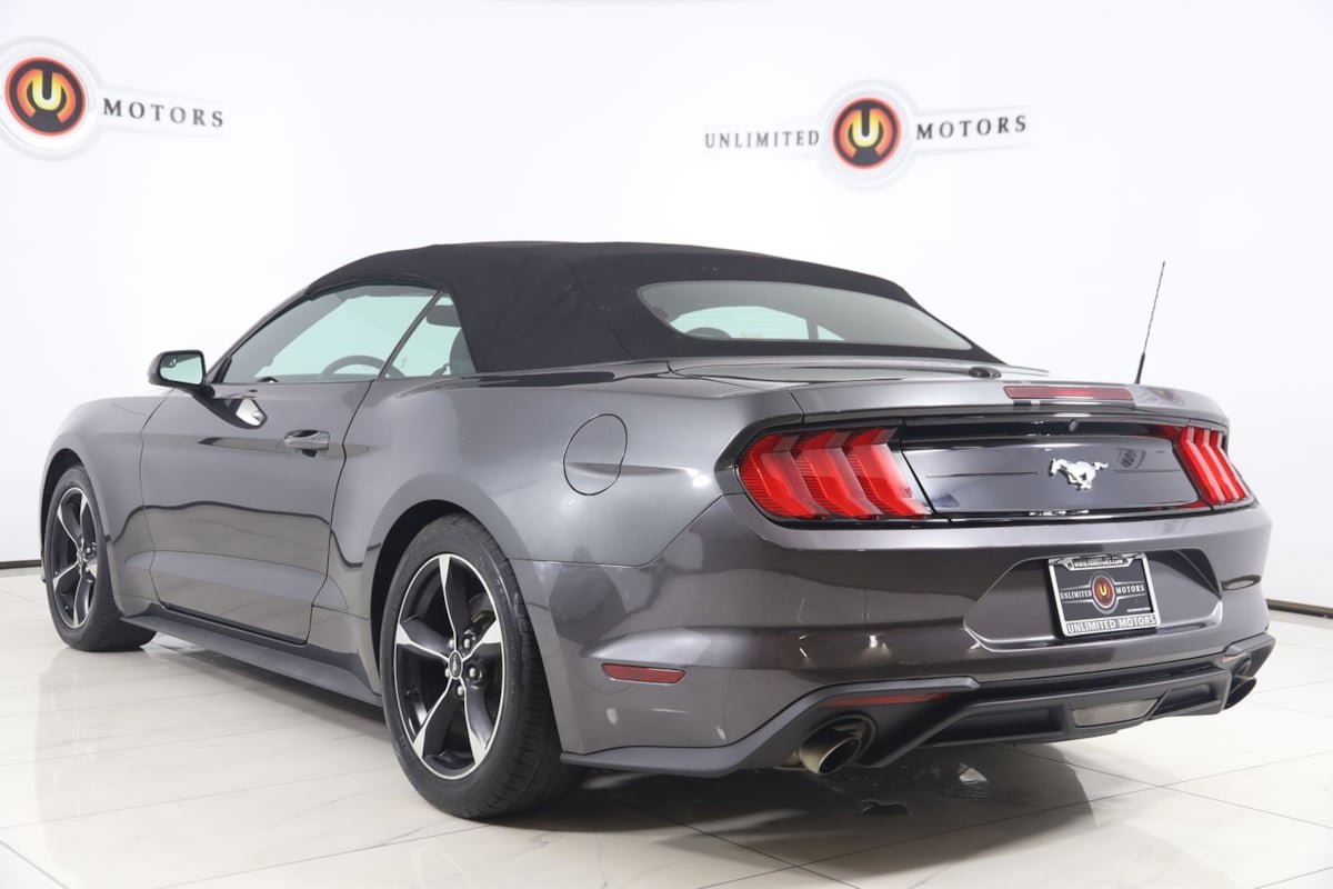Used 2020 Ford Mustang Convertible RWD image 4