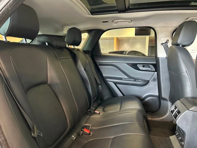 Used 2018 Jaguar F-PACE Premium image 24