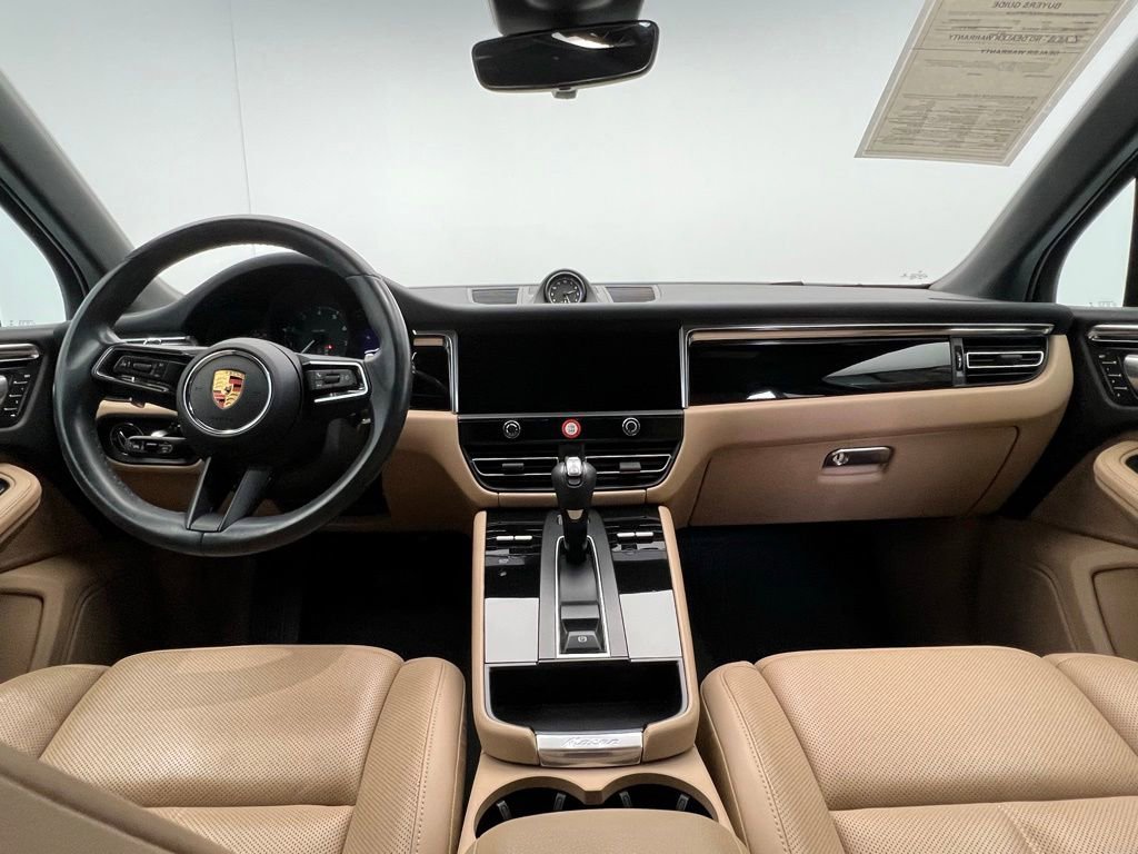 Certified 2023 Porsche Macan AWD/4WD image 6