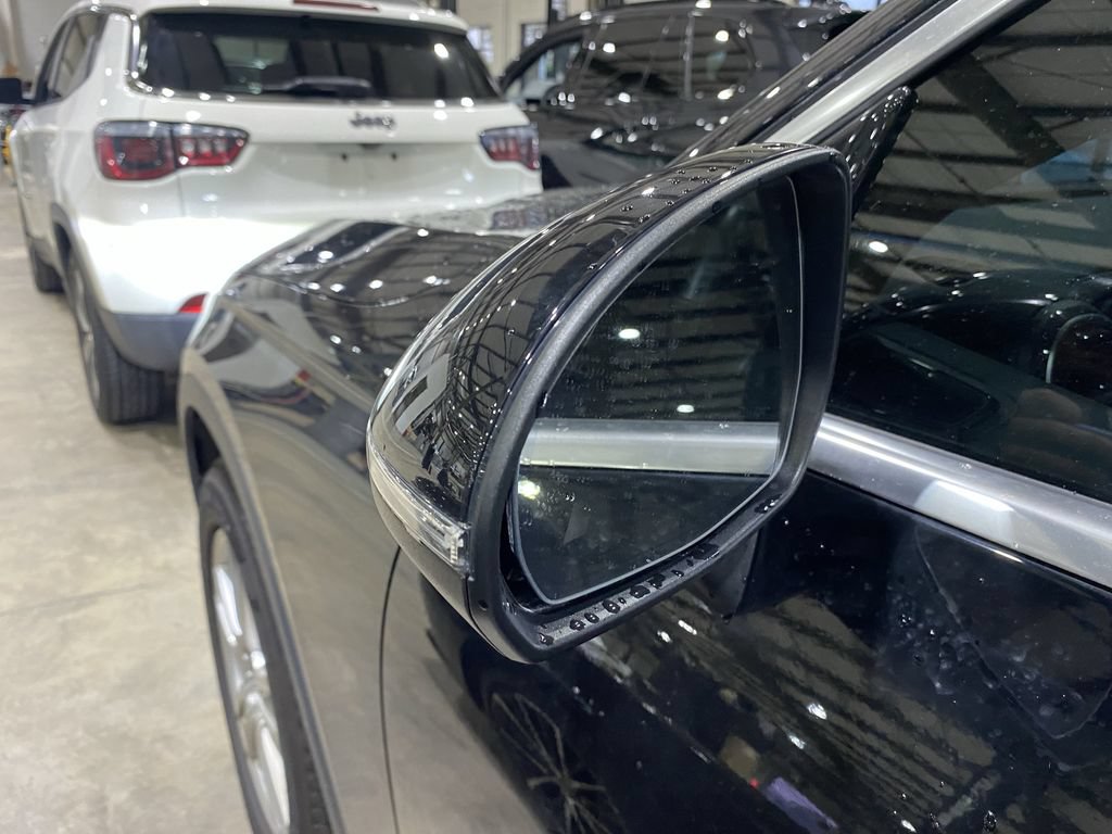 Used 2023 Mercedes-Benz GLC 300 4MATIC image 16