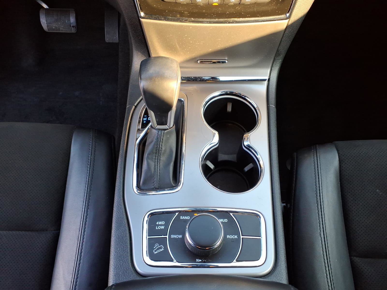 Used 2022 Jeep Grand Cherokee Laredo X image 23