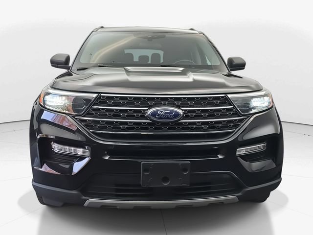 Used 2023 Ford Explorer XLT w/ Equipment Group 202A image 3