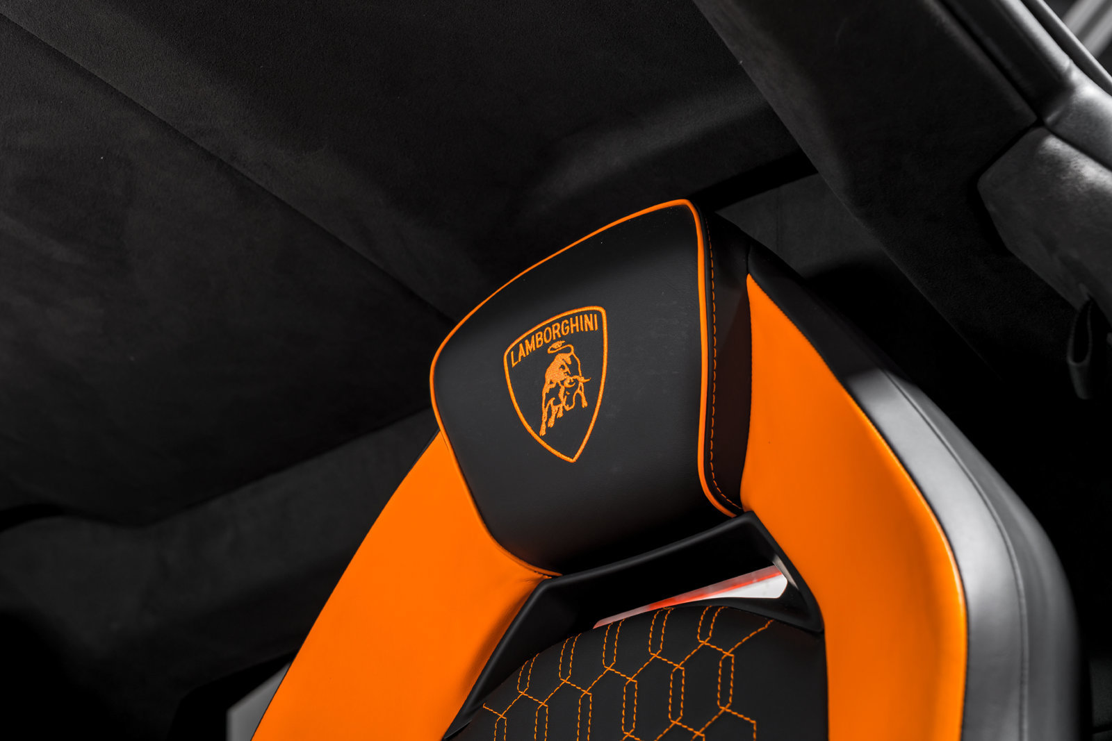 Used 2025 Lamborghini Revuelto AWD/4WD image 19