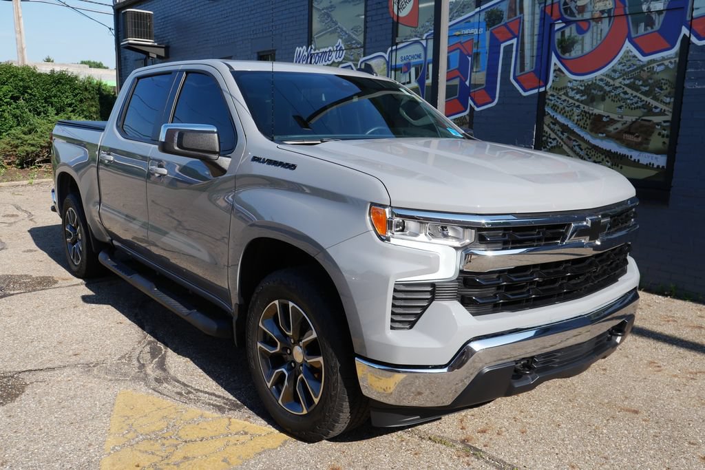 Used 2024 Chevrolet Silverado 1500 LT AWD/4WD image 22