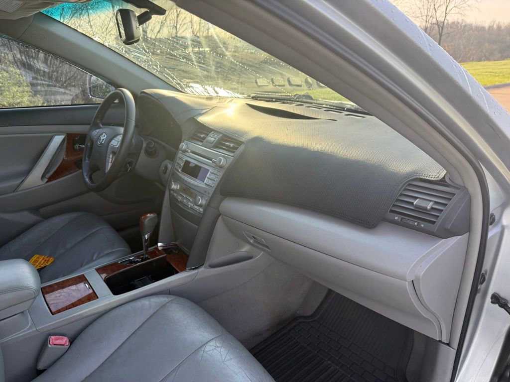 Used 2010 Toyota Camry image 22