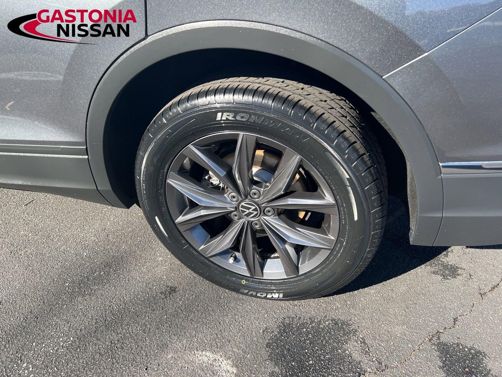 Used 2023 Volkswagen Tiguan SE image 10