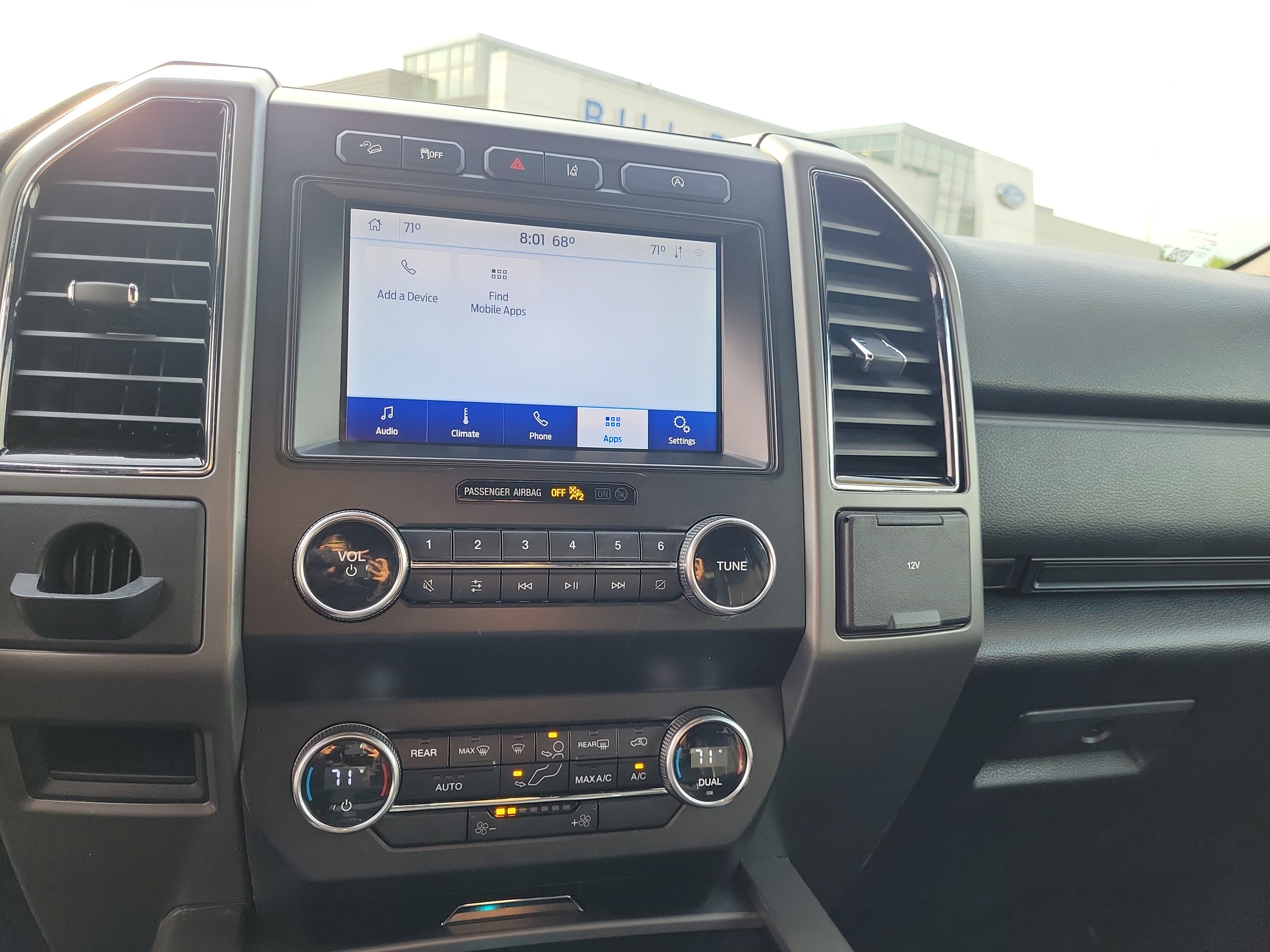 Used 2020 Ford Expedition XLT w/ Equipment Group 201A AWD/4WD image 32