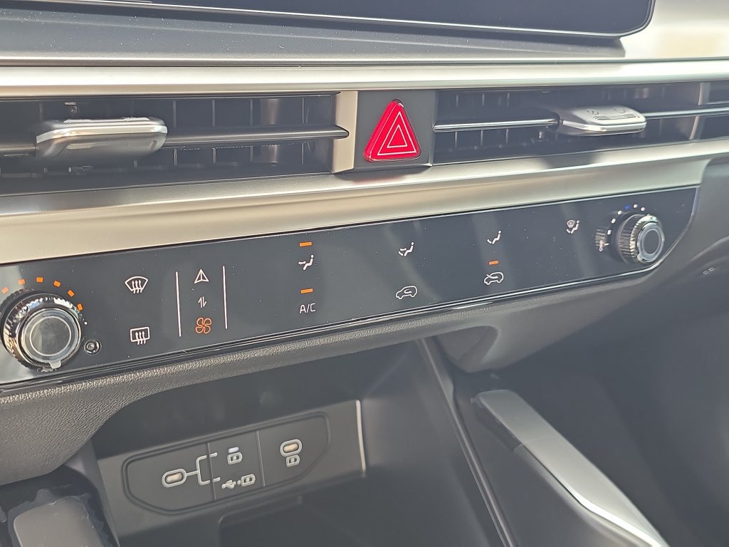 New 2026 Kia Sorento LX FWD image 25