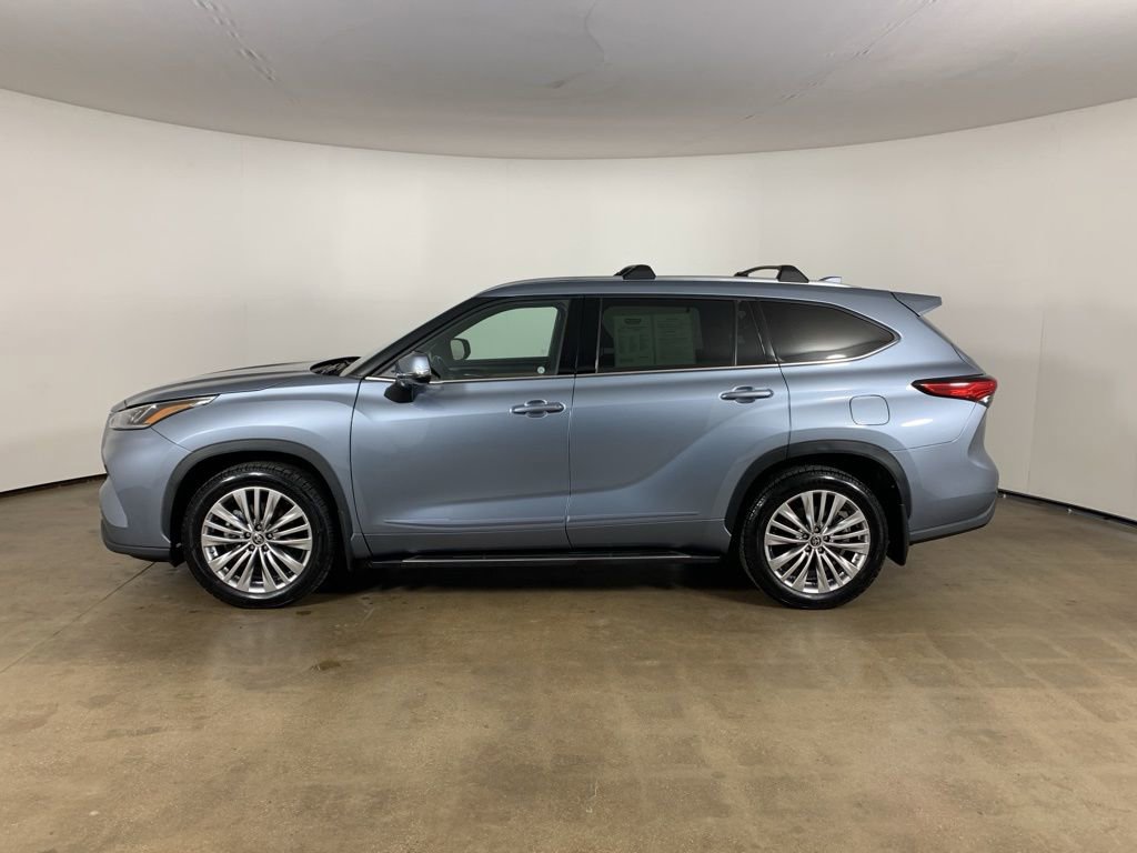 Used 2023 Toyota Highlander Platinum image 19