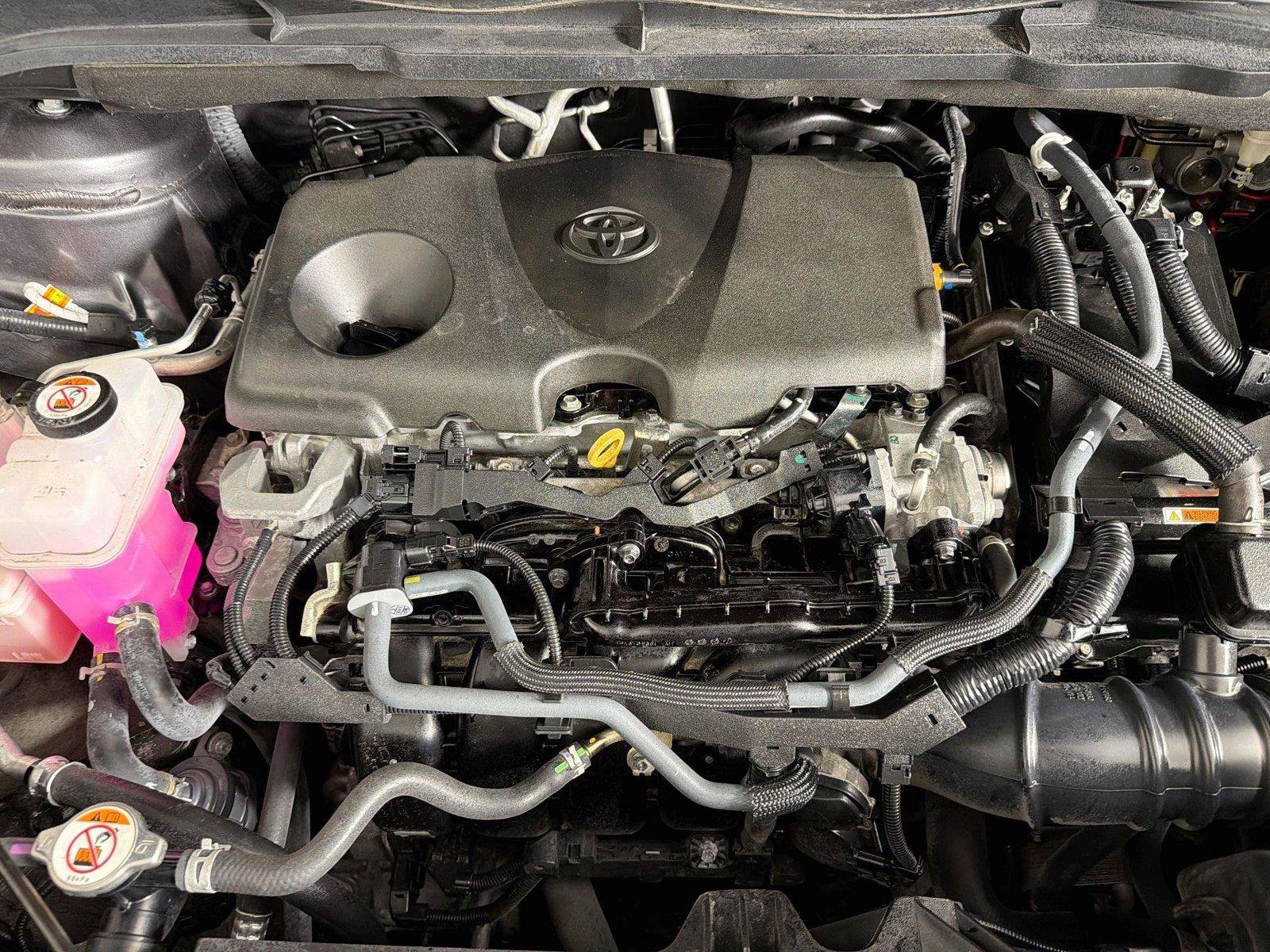 Used 2025 Toyota Sienna XLE FWD image 33