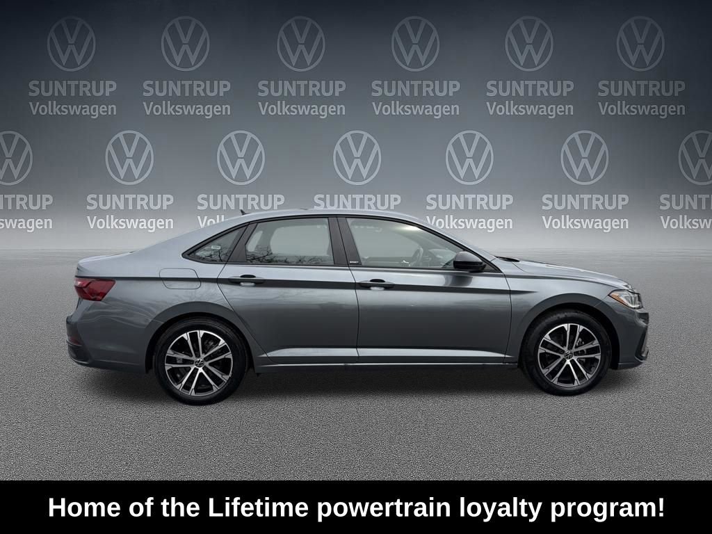 Used 2025 Volkswagen Jetta Sport FWD image 6