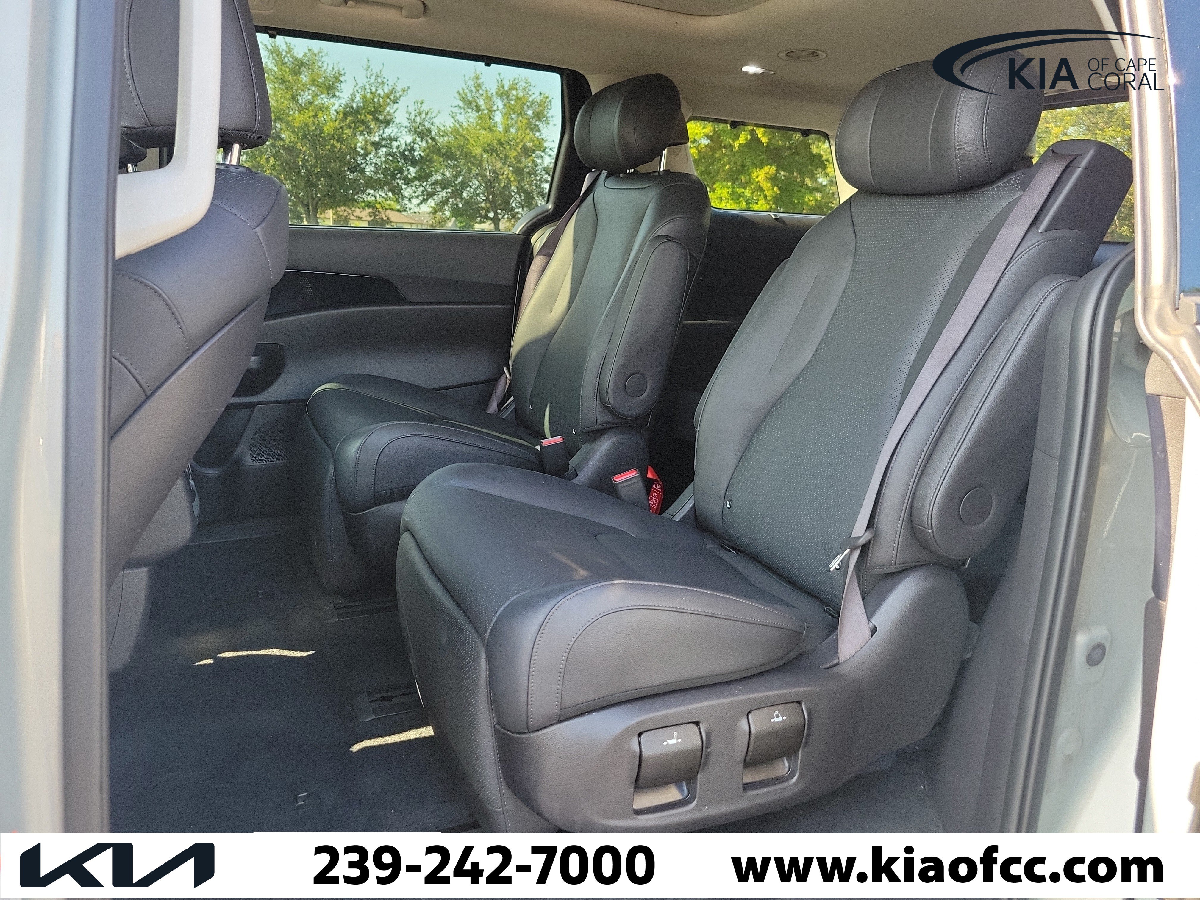 Certified 2025 Kia Carnival SX Prestige FWD image 13