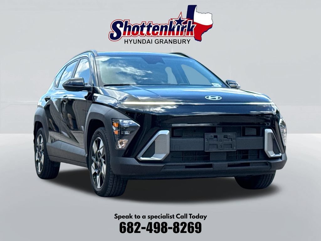 Used 2025 Hyundai Kona SEL FWD image 3