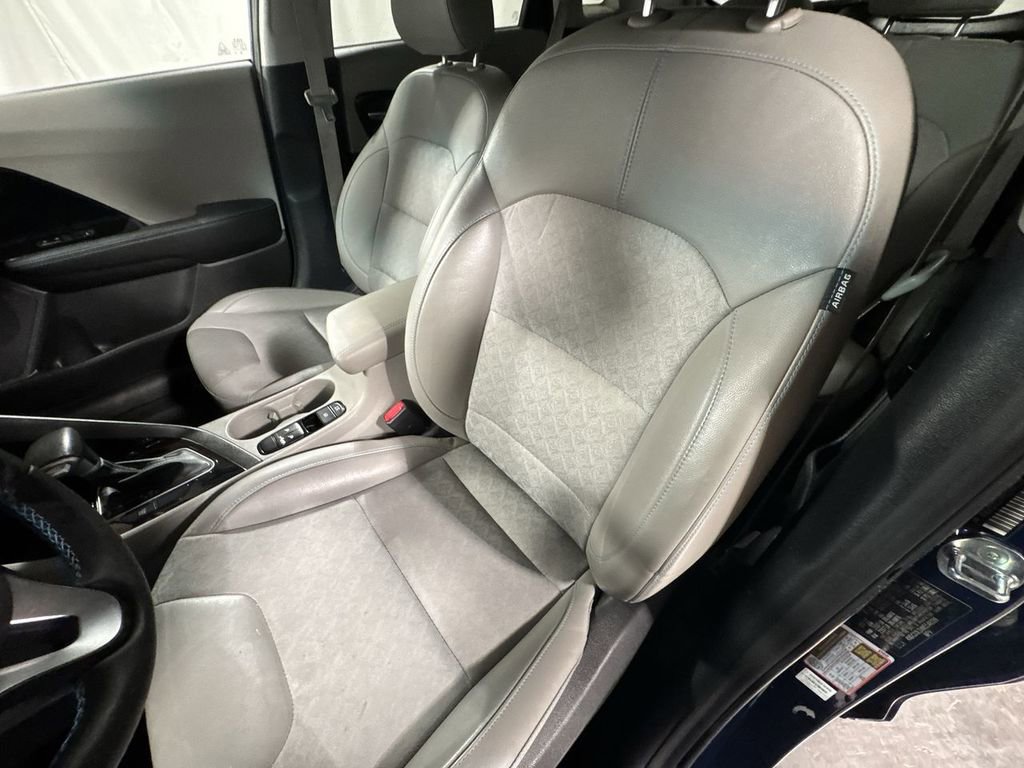 Used 2022 Kia Niro EX image 18