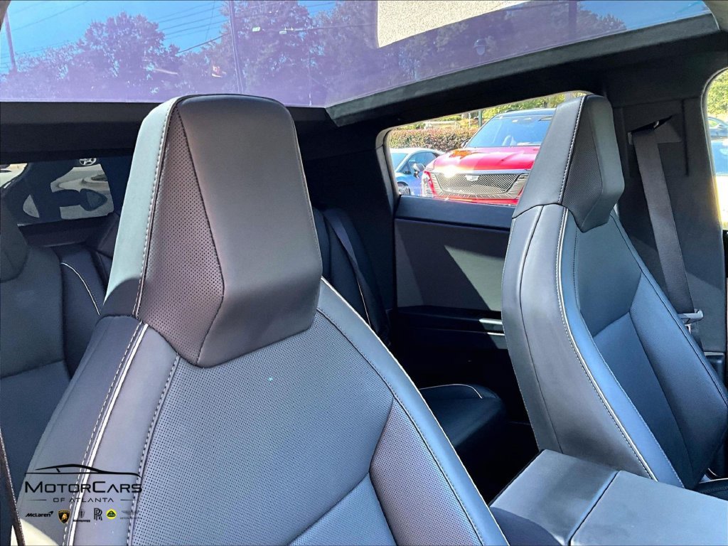 Used 2024 Tesla Cybertruck AWD Crew Cab image 31