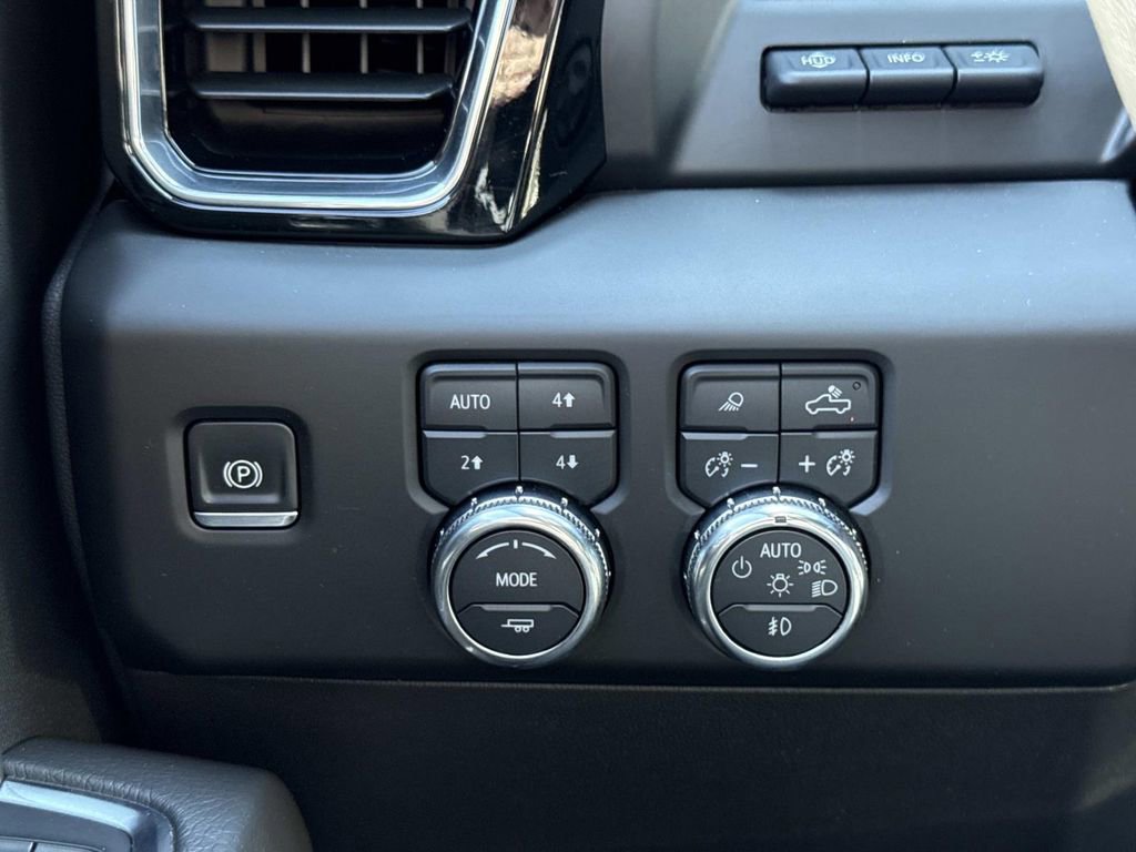 Used 2022 GMC Sierra 1500 Denali w/ Denali Reserve Package AWD/4WD image 13