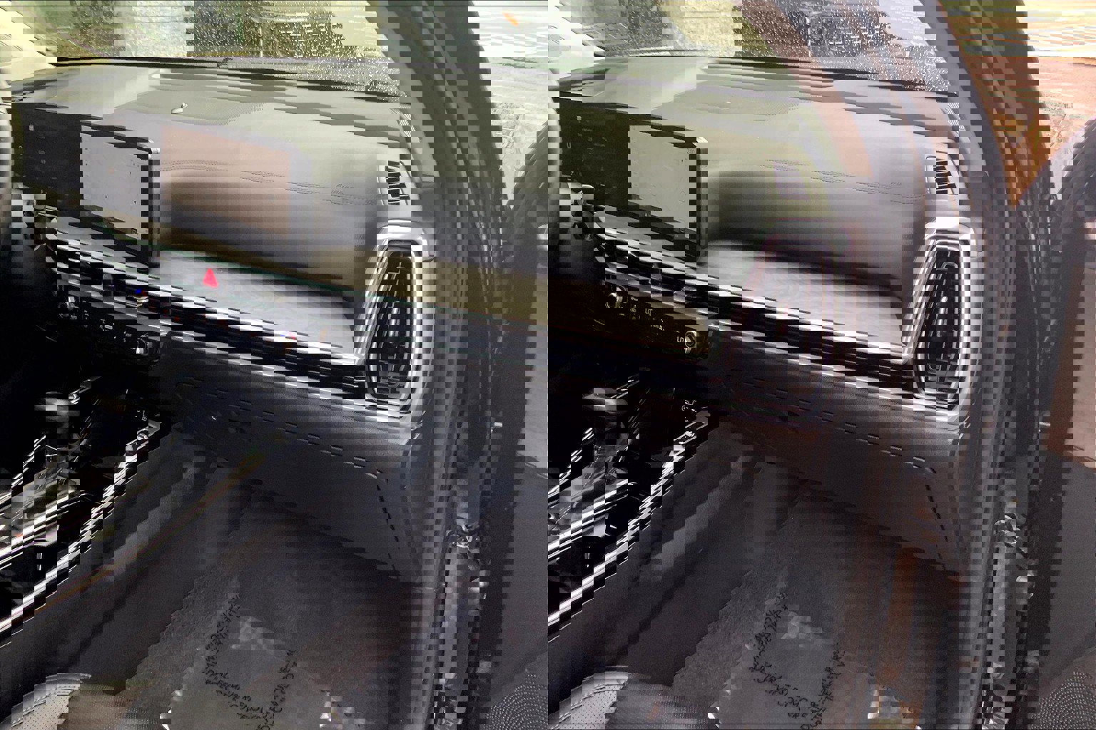 Used 2024 Kia Sorento SX image 18