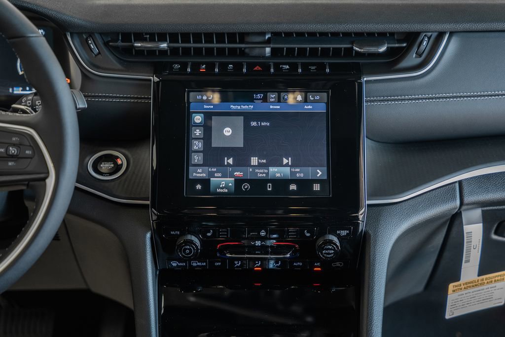 New 2025 Jeep Grand Cherokee Laredo X w/ Luxury Tech Group I image 19