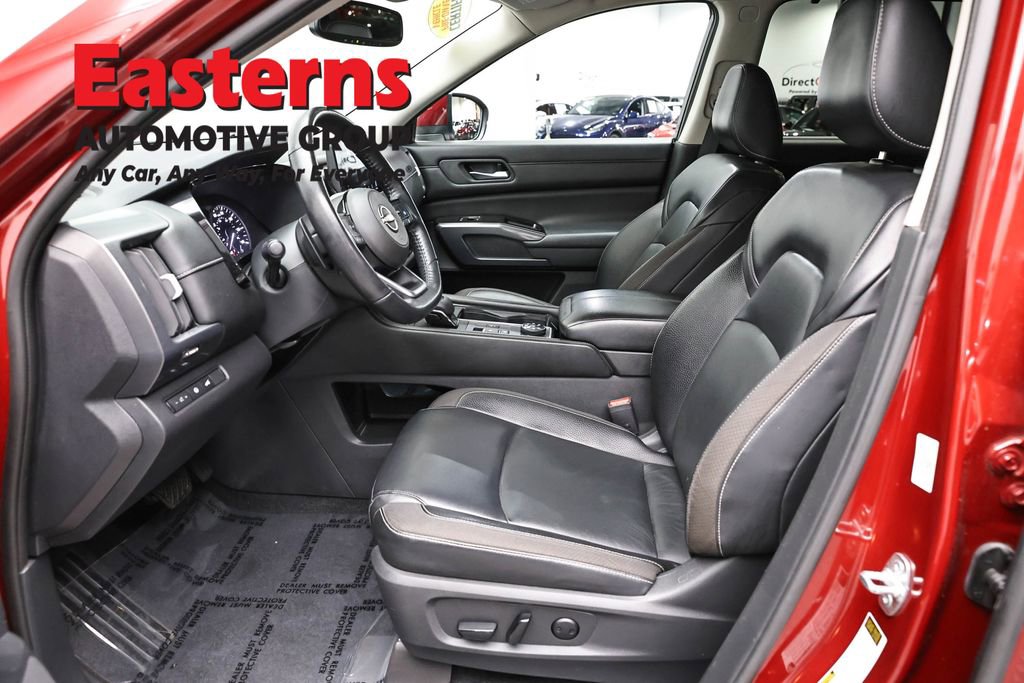 Used 2022 Nissan Pathfinder SL AWD/4WD image 14