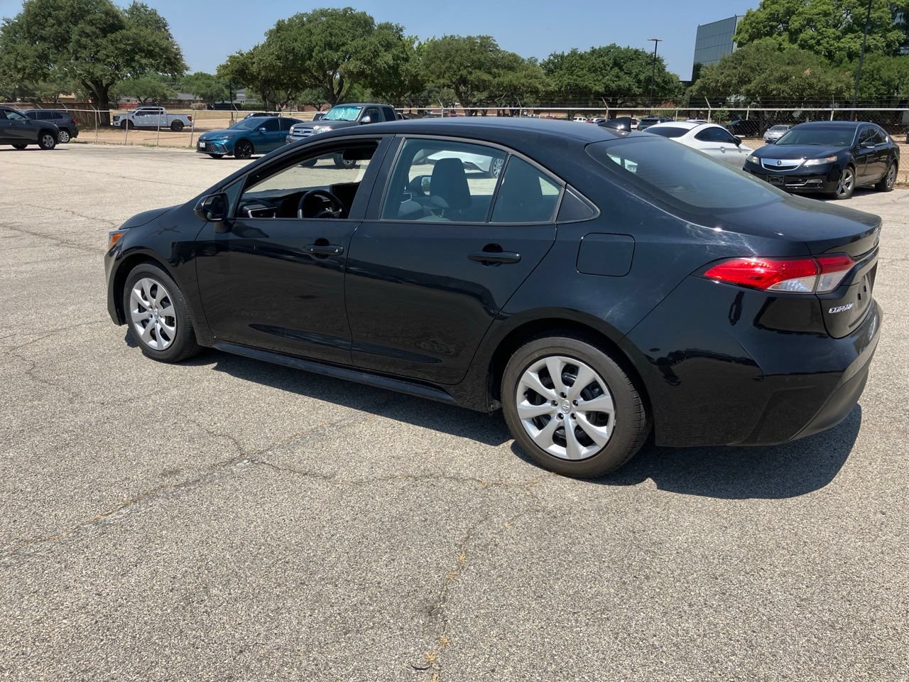 Used 2025 Toyota Corolla LE FWD image 6