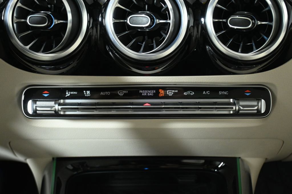 Certified 2025 Mercedes-Benz GLA 250 4MATIC image 24