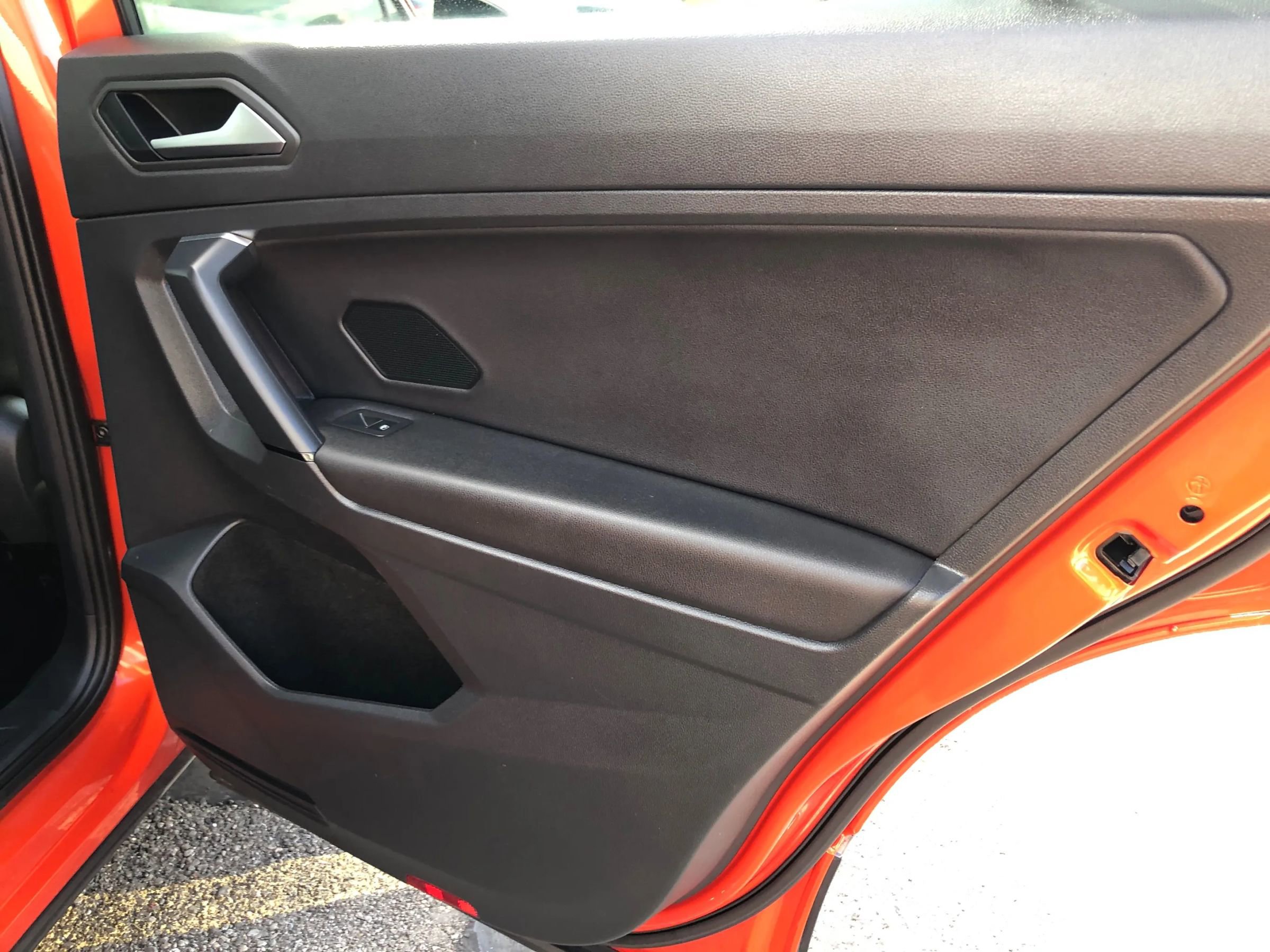 Used 2019 Volkswagen Tiguan SEL image 42