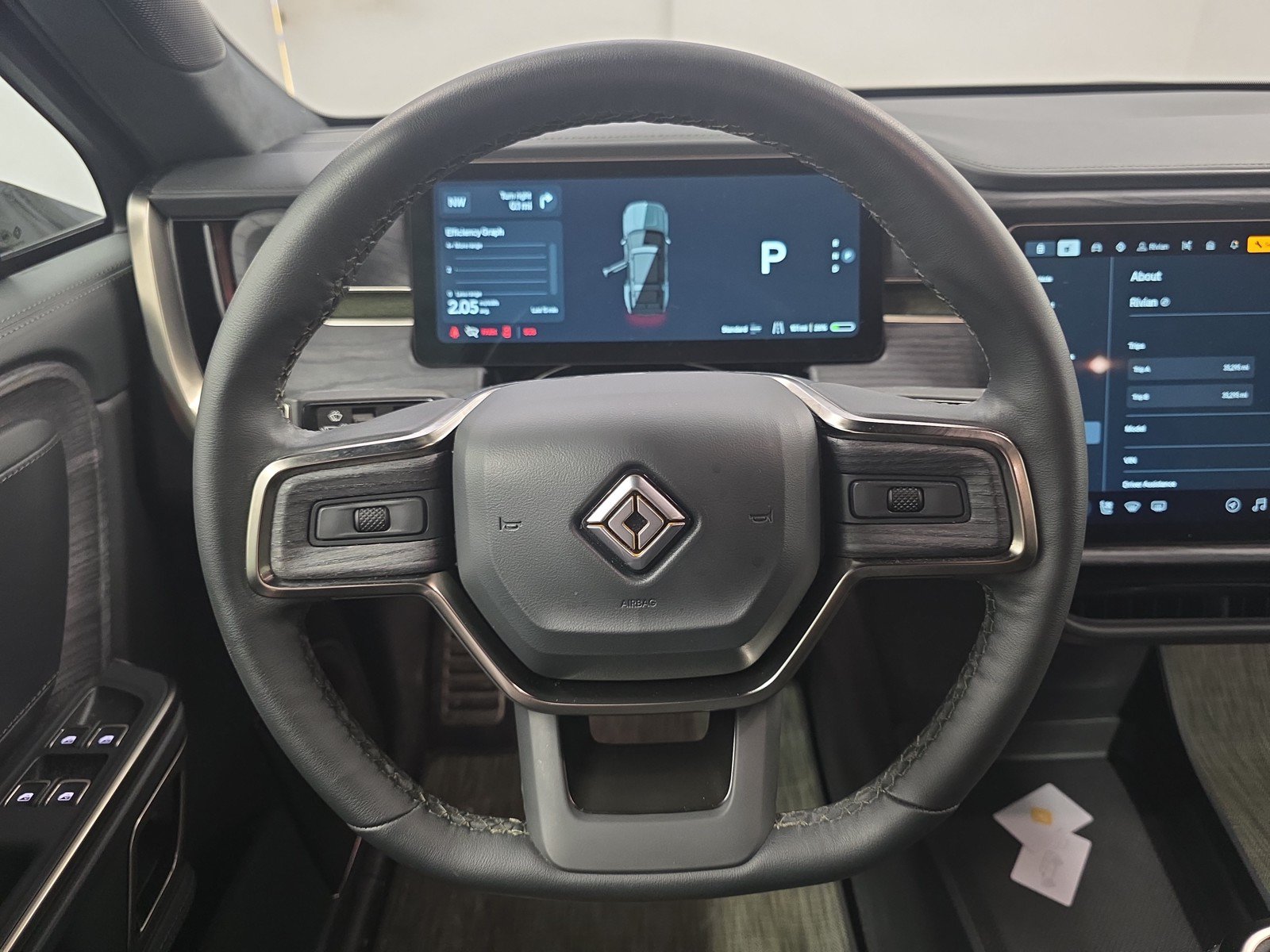 Used 2024 Rivian R1S Adventure AWD/4WD image 28