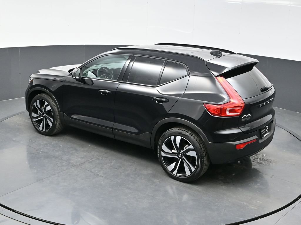 Used 2025 Volvo XC40 B5 Ultra image 37