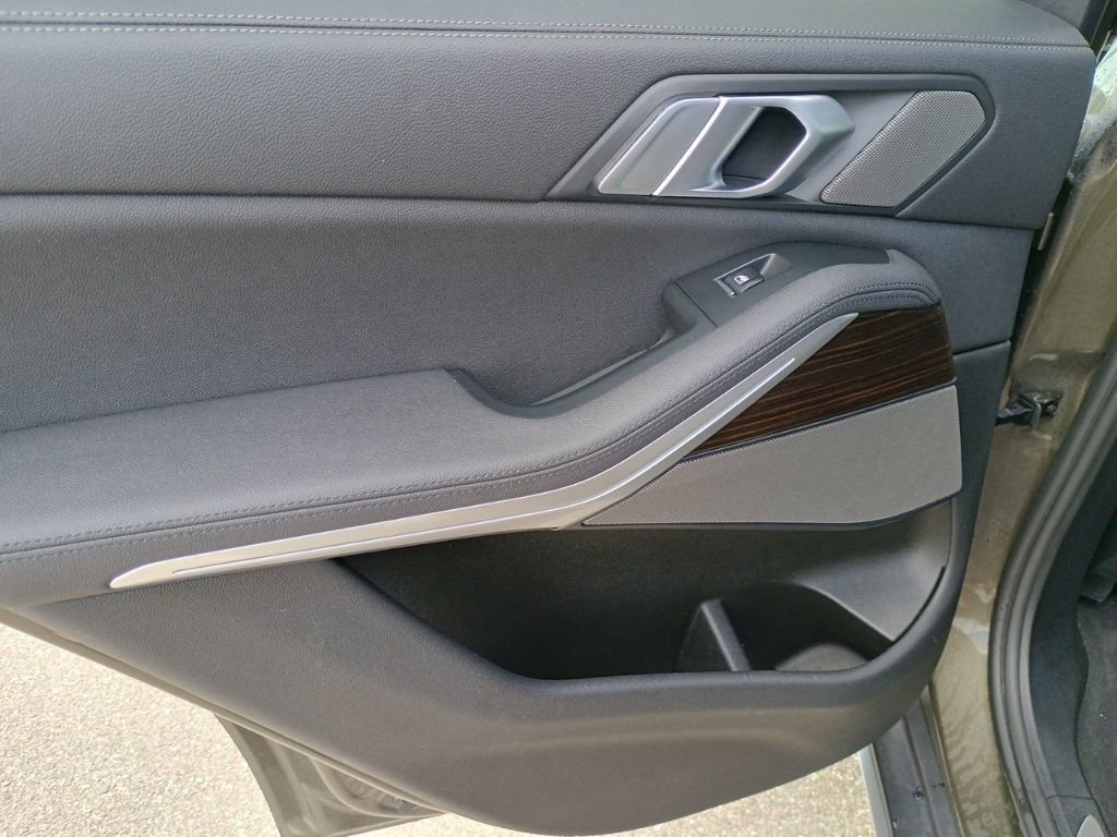 Used 2021 BMW X5 sDrive40i w/ Premium Package RWD image 15